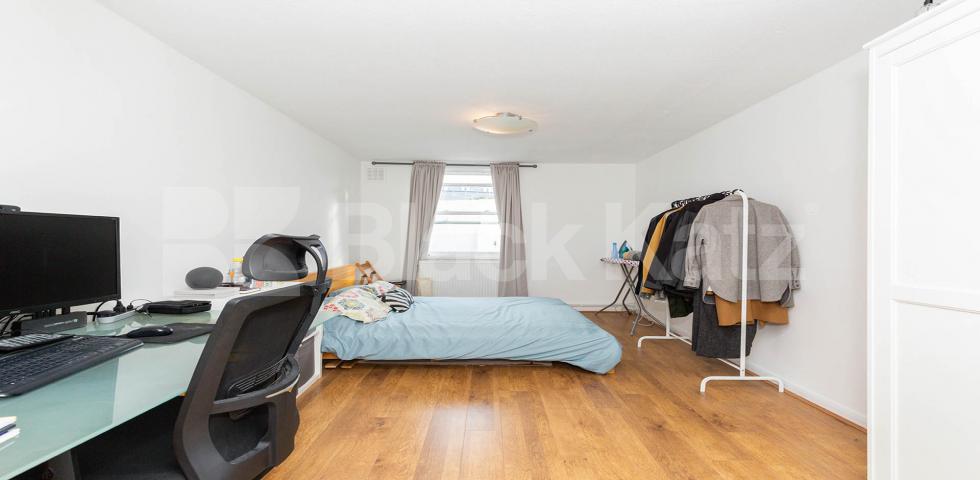 Amazing recently refurbished spacious one bed minutes to euston & regents park Purchese Street, Euston